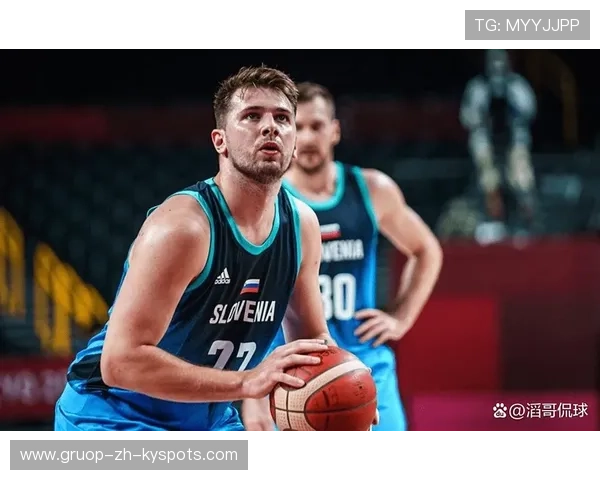 东契奇被重点照顾早早两犯！独木难支的窘境又来了