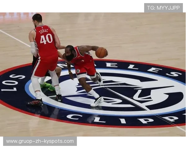 太阳双杀快船！布克21+10+9控场全盘掌控