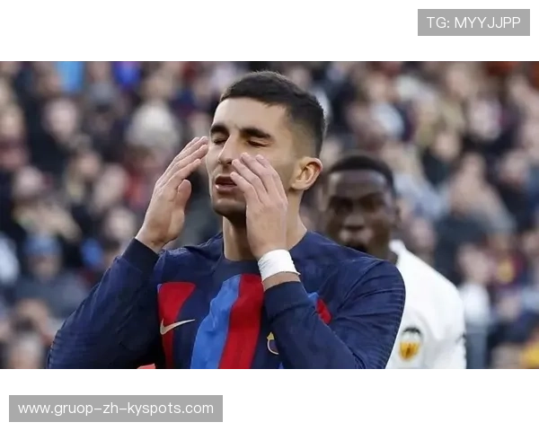 巴萨争议点球遭取消，哈维冲入场边怒吼裁判